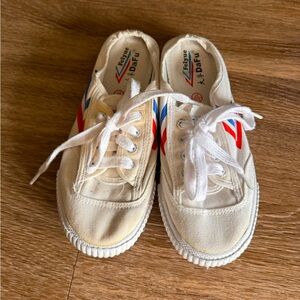 De Low Mule. White canvas. Size 37.